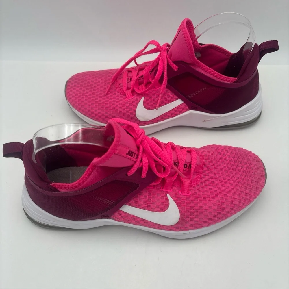 Nike Women's Fuchsia and‎ Burgundy Sneakers